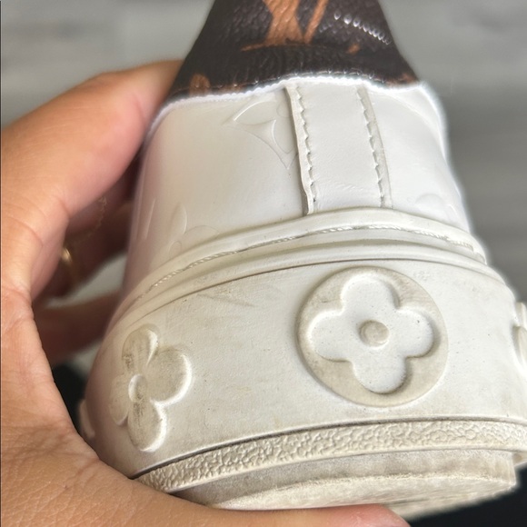 Louis Vuitton LV White and Brown Sneakers Sz 7.5 - Picture 6 of 12